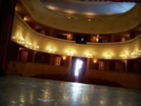 Realizzazione Arredo Sale Congressi e Teatro